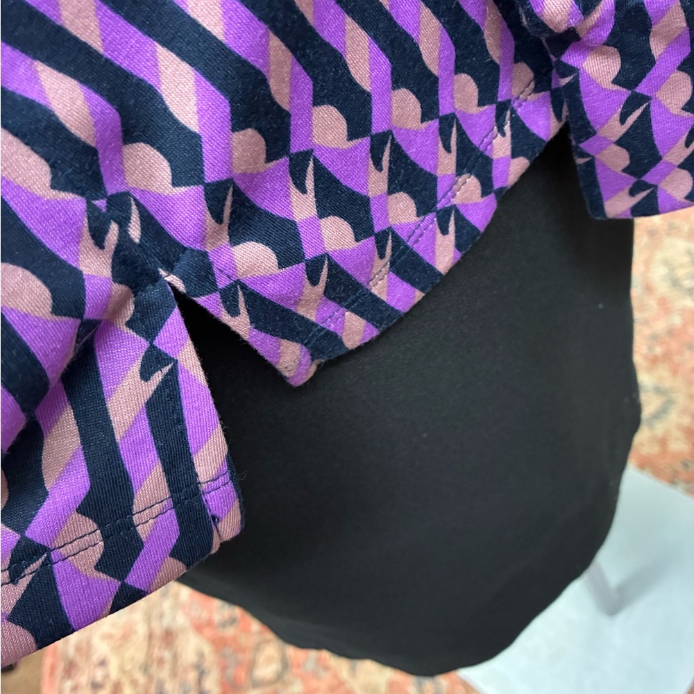 Liz Claiborne Purple, Black & Tan Geometric V-Neck Top - Picture 7 of 7